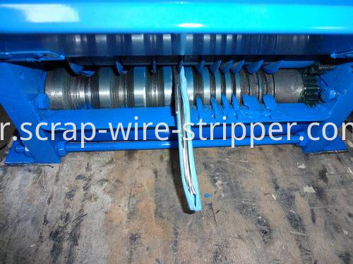 wire stripper and cutter